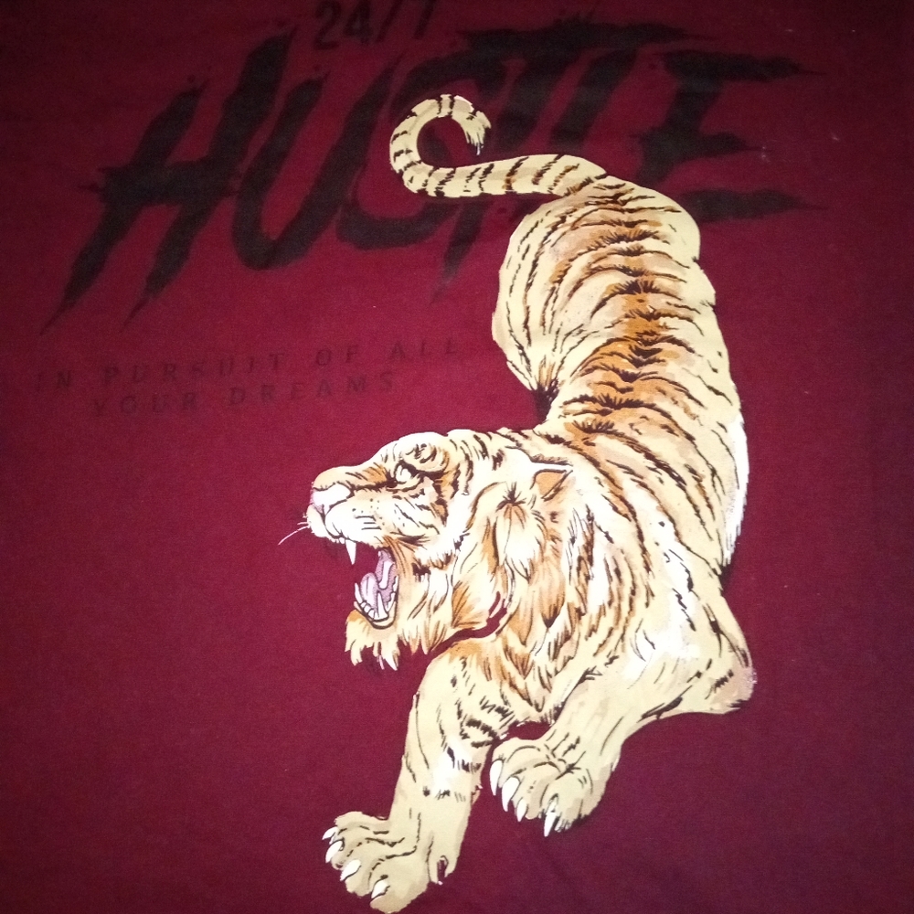 Begie Men's shirt with a tiger & "Hustle"